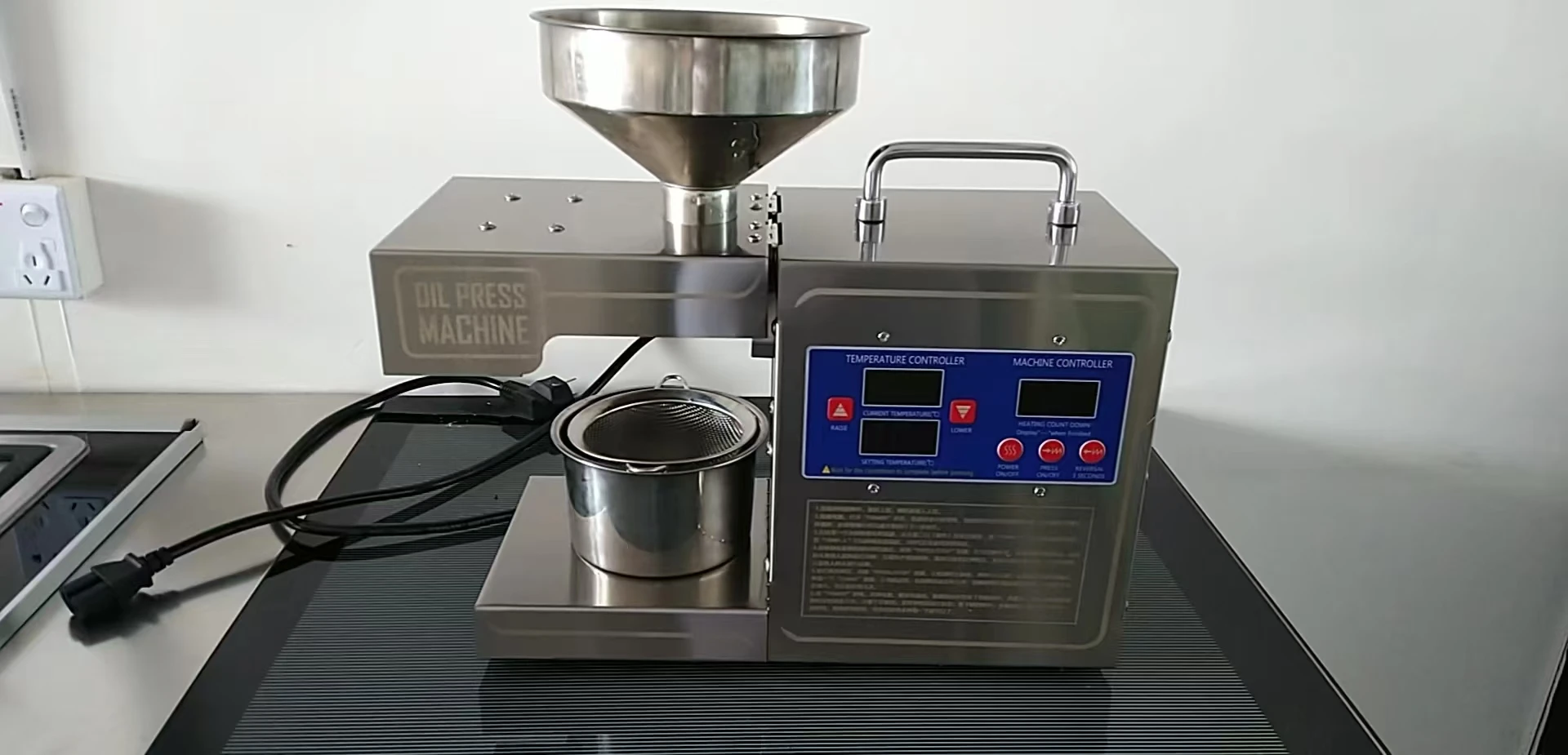Automatic Oil Press Machine with Temperature Control for Cold and Hot Pressing Home and Commercial Use