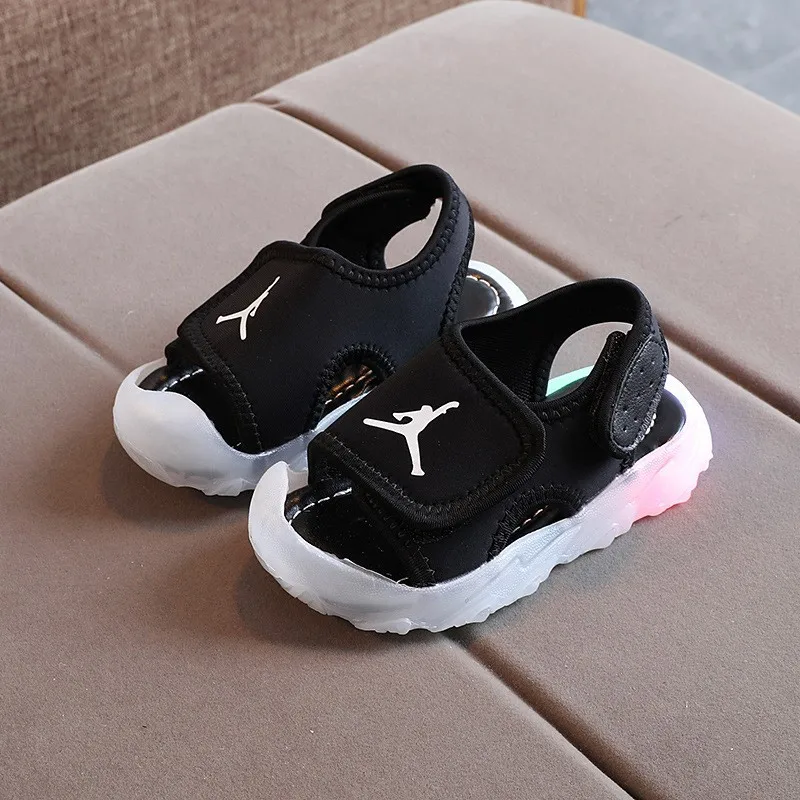 Lovely New Summer Brands Classic Children Sandals LED Glowing Cool Girls Boys  Sandals Toddlers Fashion Kids Sneakers Shoes