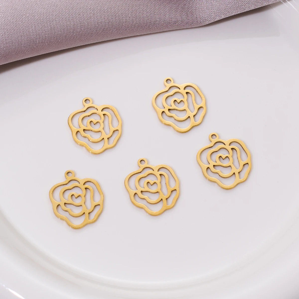 5Pcs/Lot Diy Charms Stainless Steel Golden Trinkets For Girls Sweet Flower Plant Earring And Necklace Pendant Jewelry Creation