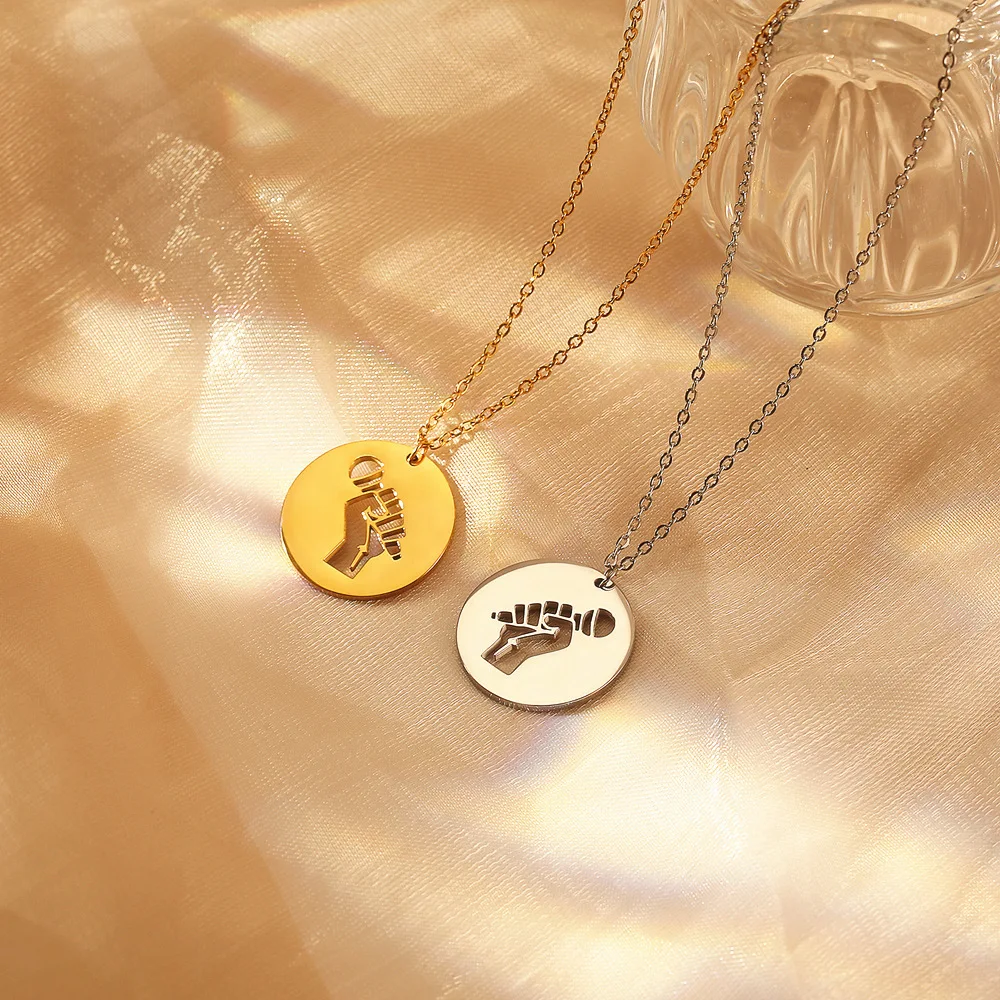 New Creative Design Rock Singing Titanium Steel Pendant Handheld Microphone Small Round Plate Clavicle Necklace For Women