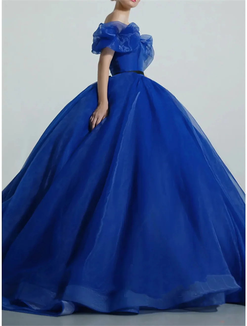 

2022 New Ball Gown Luxurious Elegant Quinceanera Dress With Sleek Pleats Off Shoulder Short Sleeve Organza Vestidos De 15 Años