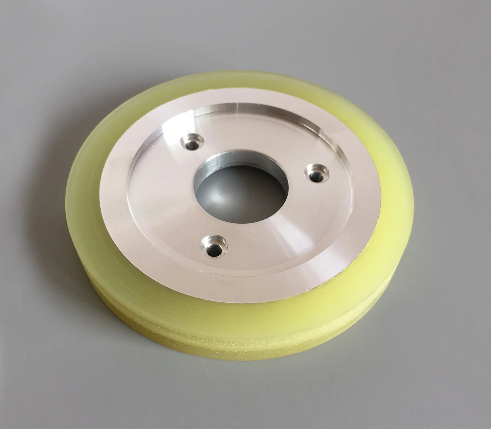 

Уретановый ролик Makino EDM 6EC100B404 (U-тип)-OD104mmxID30mmx14mm Толщина для серий U32K/SP43 (MA406/ролик D с U-образной канавкой)