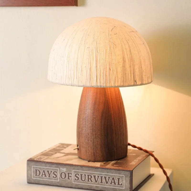 

Creative handmade Japanese living room coffee table lamp decoration small and warm mushroom night light bedside decoration