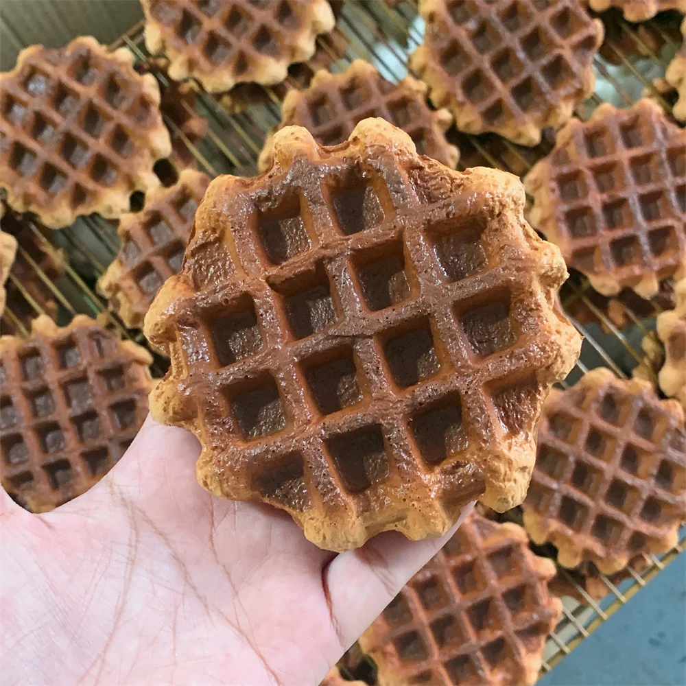 

3pcs Chocolate Caramel Honey Belgian Waffle Honeycomb Shape Waffles Food Play Model Dessert Kit Dim Bakery Bread Snack Display