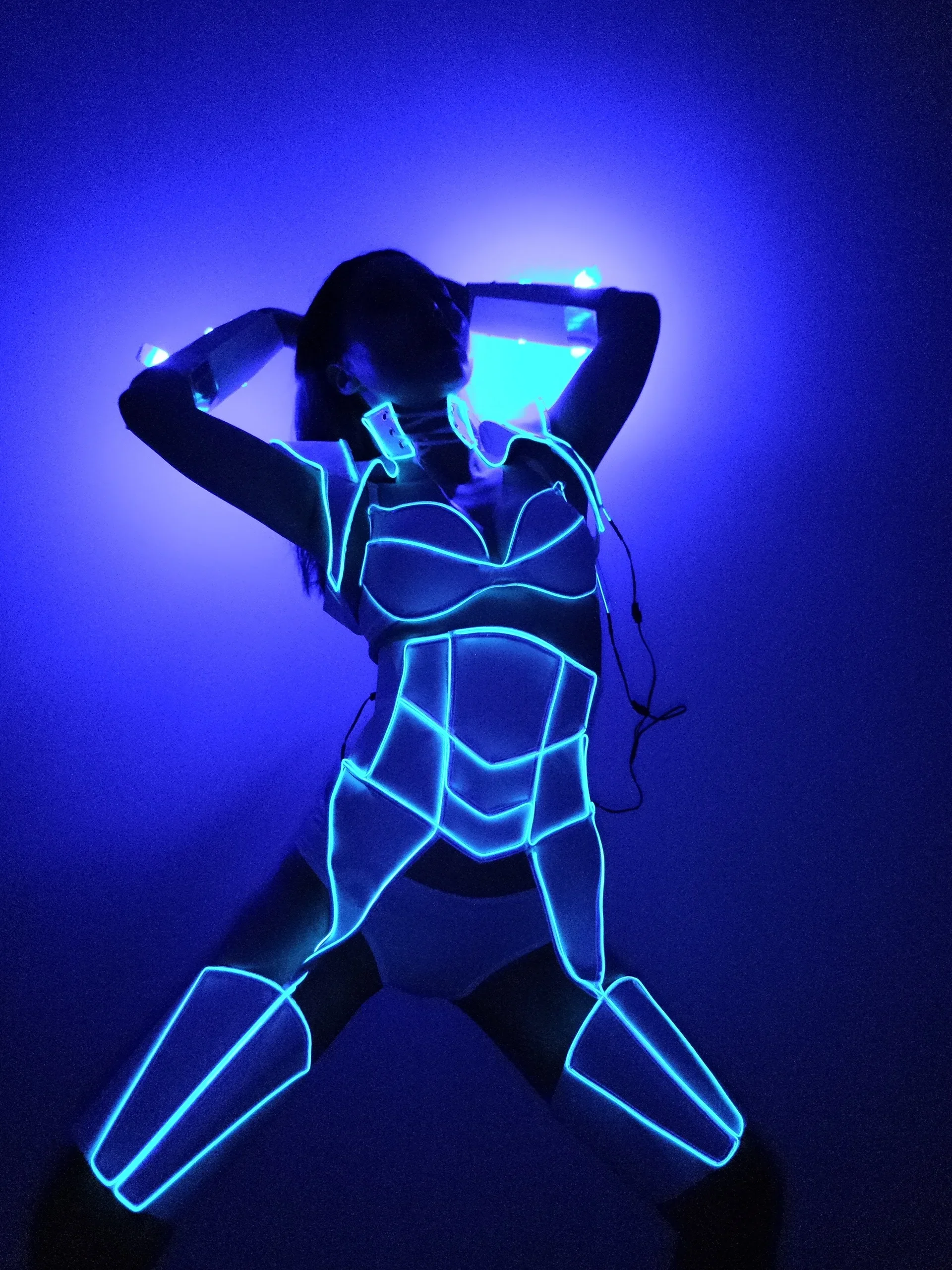 

in party lit costumes Illuminated stage and girls' nightclubs and future technology centers dressed