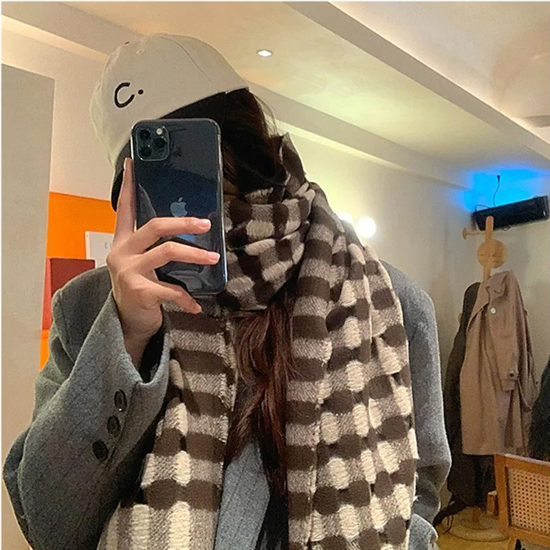 Neue Luxus Marke Frauen Gestrickte Plaid Schal Vintage Schal Lovey Mädchen Winter Warme Schals College Freizeit Schal Wraps шарфик