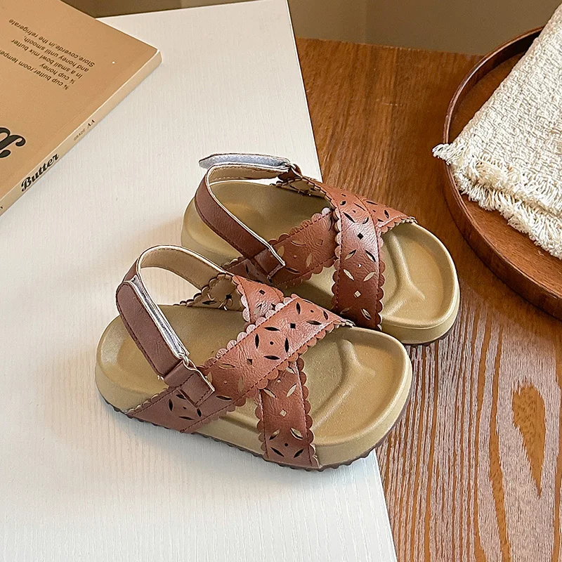 

Children's Beach Shoes Summer Vintage Girls Causal School Sandals Hollow-out Breathable Fashion Kids Cross-tied Sandals Open-toe