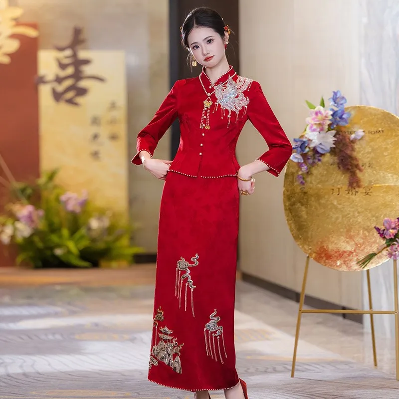A new Chinese-style small dress with red fishtail cheongsam and toasting vibe