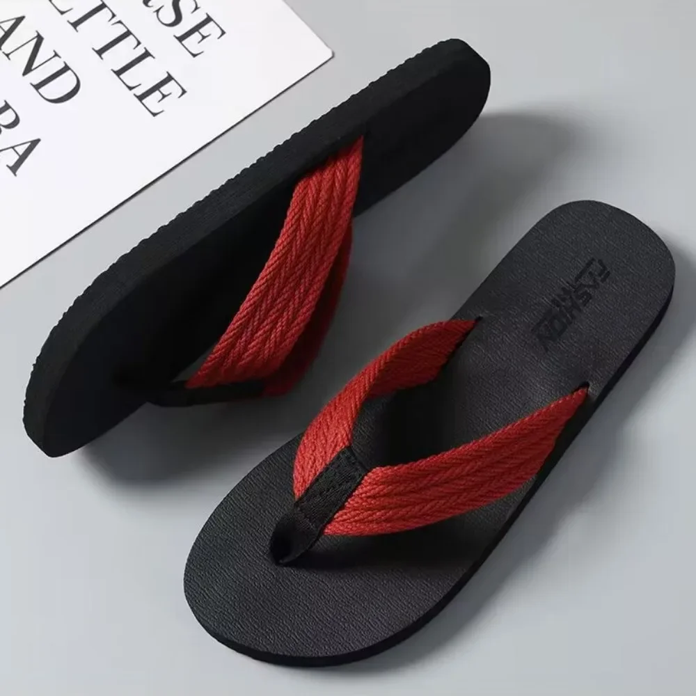 Men Slippers Summer Trend Lightweight Flip Flops Man Minimalist Fashion Holiday Leisure Beach Slippers Men Chanclas Pantuflas