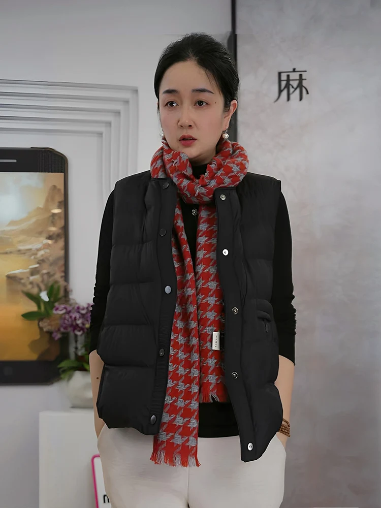 

Women's down Jacket Vest Loose Fit Lightweight Warm Casual Style Polyester Fiber 90% White Duck down Filling round Neck