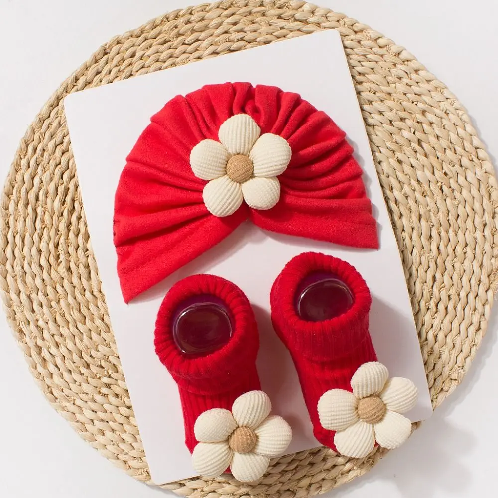 甘い大きな花柄ベビー帽子靴下セット ソフトニット 快適な幼児用靴下セット 通気性のある滑り止め新生児帽子と靴下
