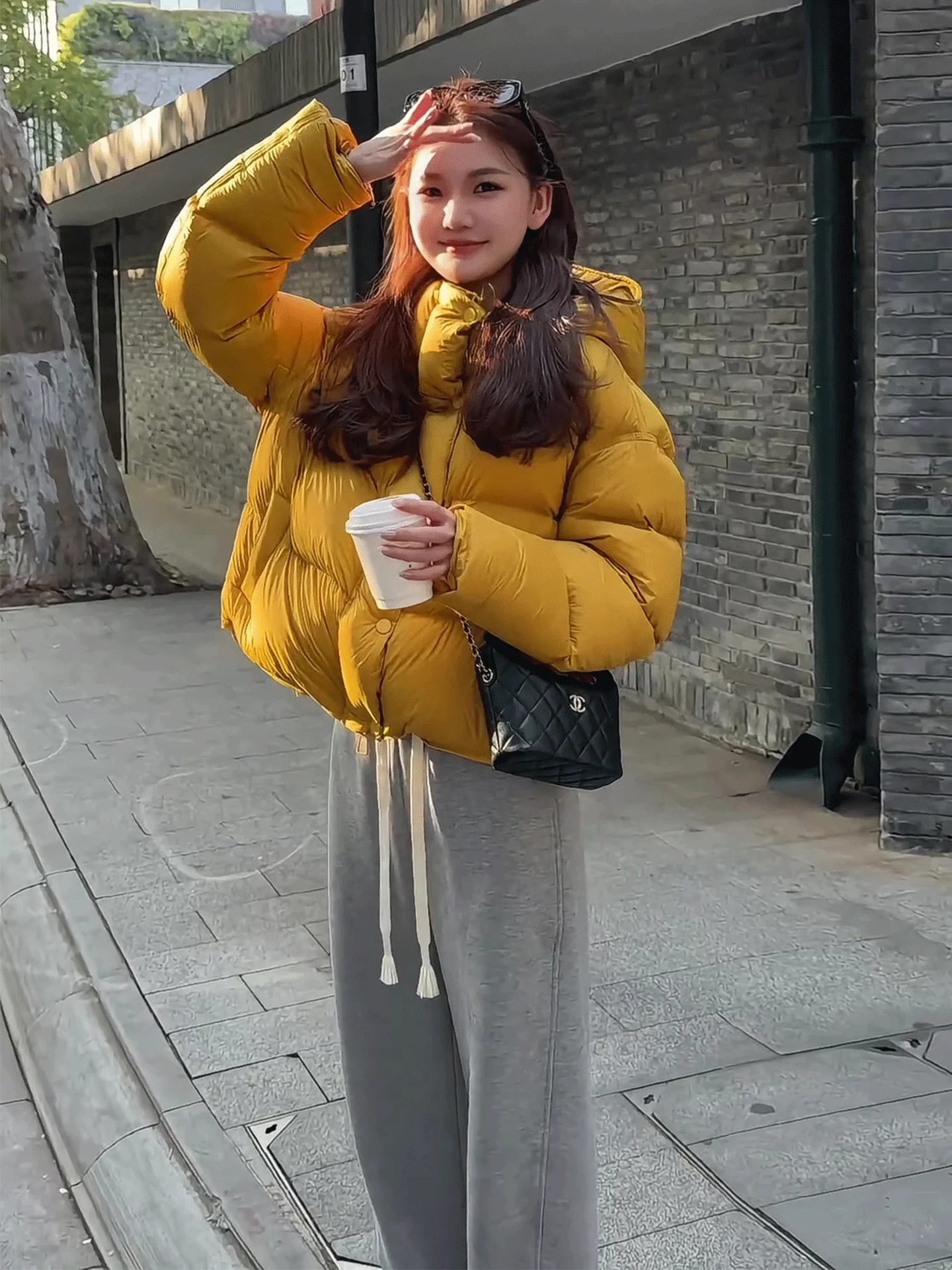 Puff Yellow Ort Damen Daunenjacke 2025, neue Winter-Tie-Oberbekleidung, lässige Passform, reguläre Passform, weiße Du-Daunenfüllung