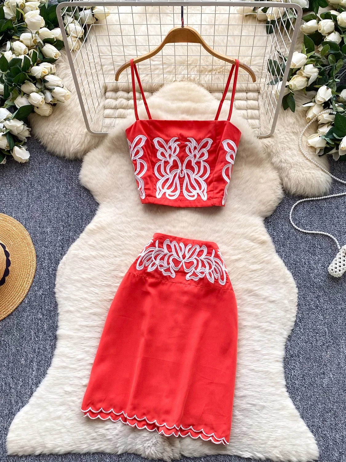 

Spicy Girl Style Red Embroidered Patchwork Halter Two-Piece Set Women's Summer Casual Slimming Fashion Set High Waist