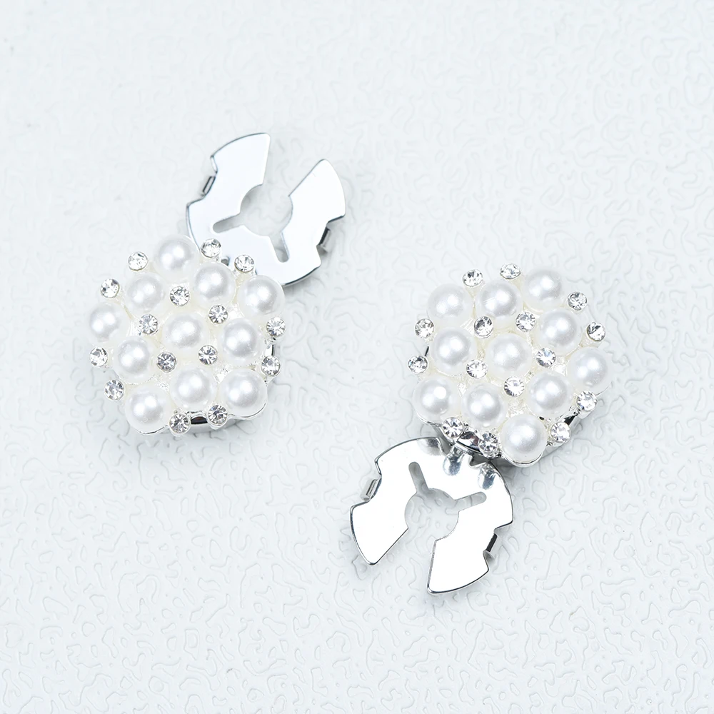 ICEYY 2PCS Cute Women Flower  Button Covers Set s Faux Pearl Rhinestone Cufflinks Button Pins Clothing Accessories