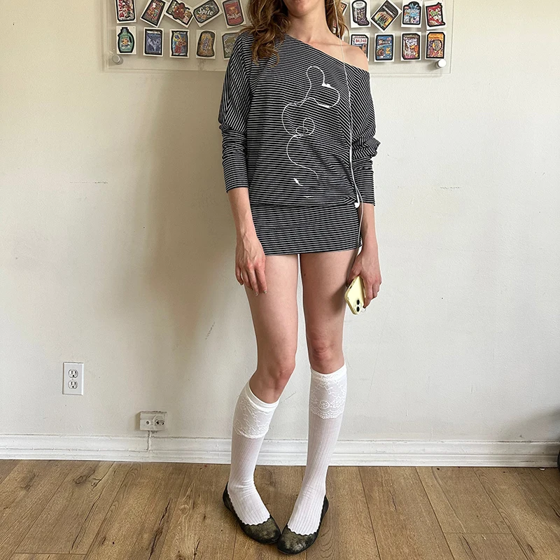 E-สาว Cyber Grunge เสื้อยืดลาย Harajuku ปิดไหล่แขนยาวชุดผู้หญิง Preppy Vintage Y2k ชุดสั้น