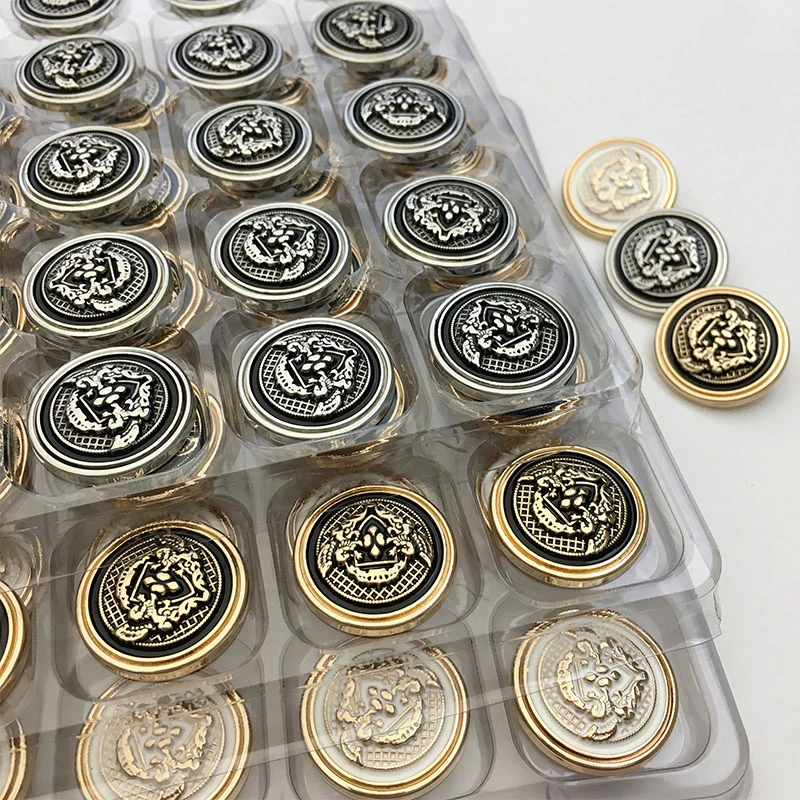 6 sztuk 15-25mm brytyjski styl tarcza złoty Metal przyciski Vintage mężczyźni garnitur sweter DIY guzik do szycia kobiety płaszcz Handmade klamra nowy