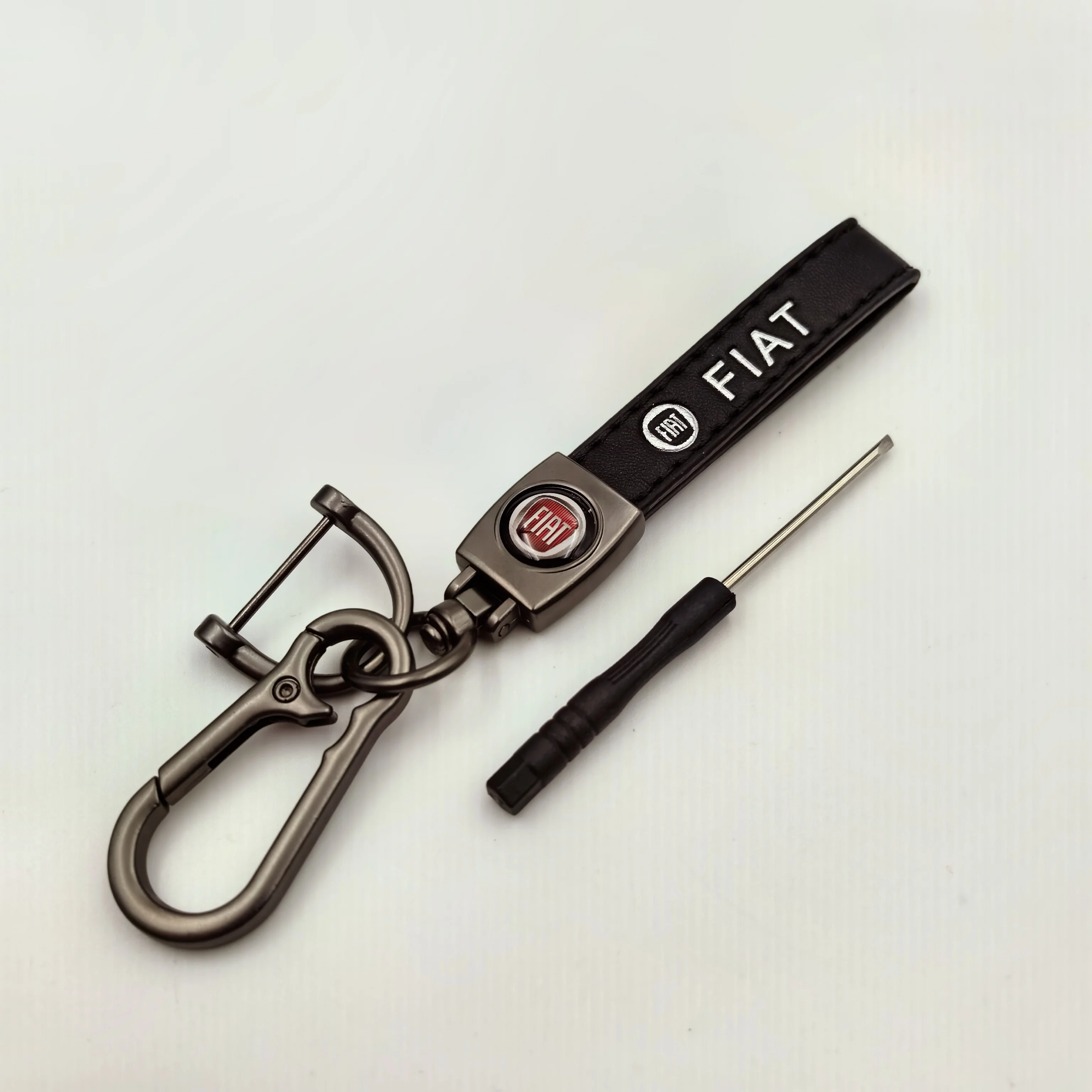 1PCS FIAT Badge Keychain Pendant Car Keyring Accessory FOR FIAT 500 Ducato Panda Grande Punto Tipo Abarth Pulse Strada 600 Doblo