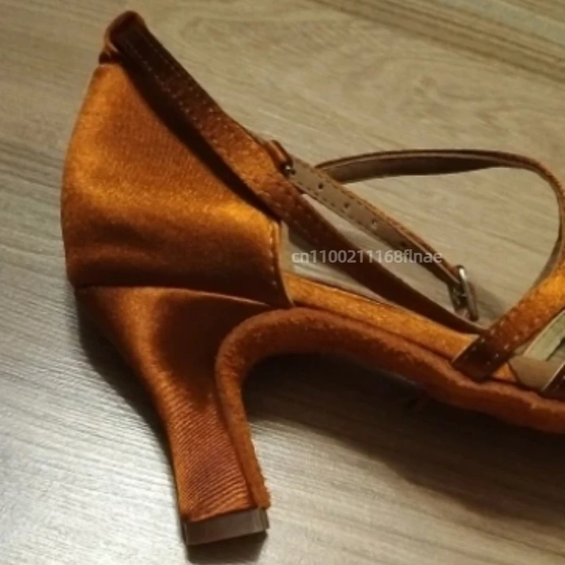 大人女性用ラテンダンスシューズ、ソフトソールハイヒール、大人用ミッドヒールラテンダンスパフォーマンス、社交ダンスシューズ