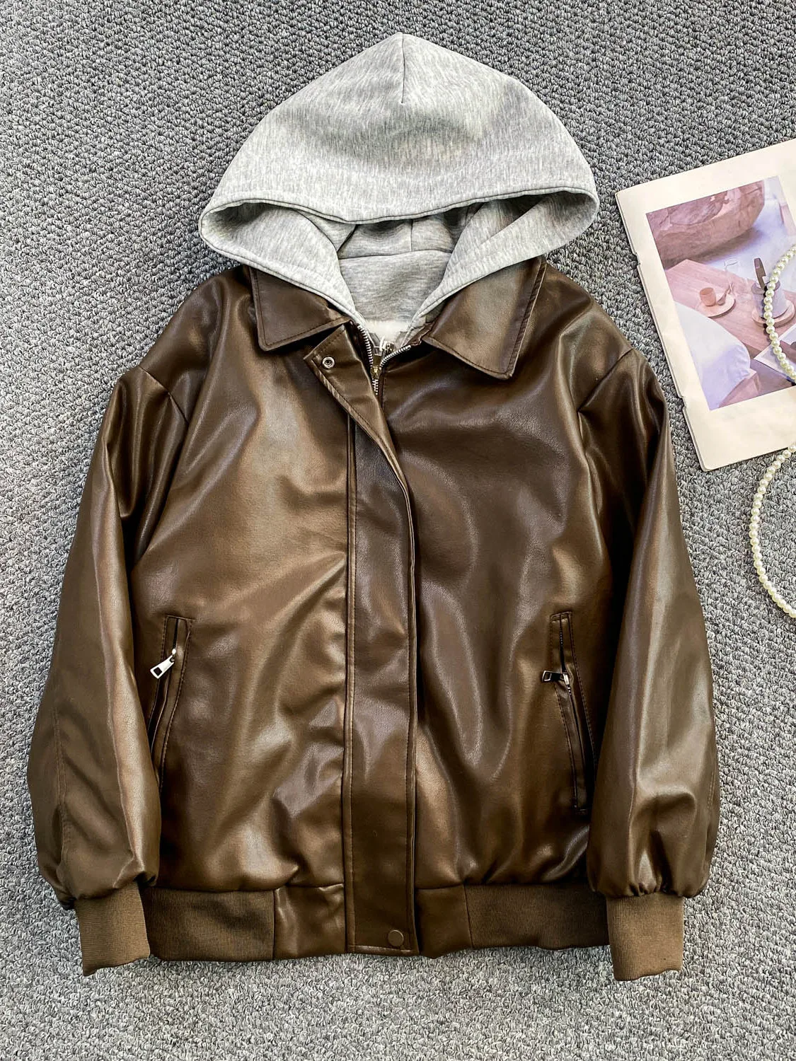 

Retro Splicing Fce Lined Thiened Hooded Slimming Women's PU Leather Jaet Coat Vintage Sle Long Sve Zipper Closure