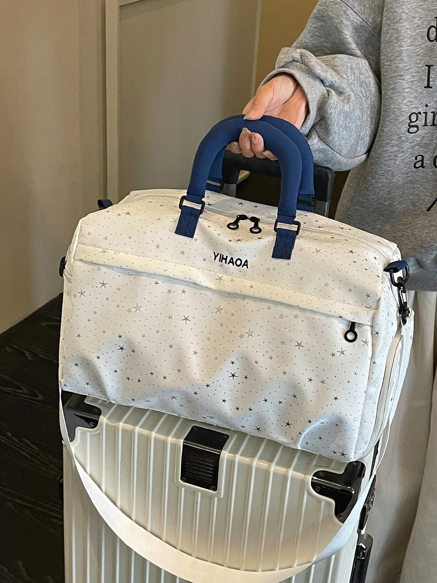 borsa-da-palestra-da-donna-leggera-e-capiente-con-scomparto-separato-per-indumenti-asciutti-e-bagnati-ideale-come-accessorio-per-il-bagaglio-borsa-da-viaggio-alla-moda-e-di-tendenza
