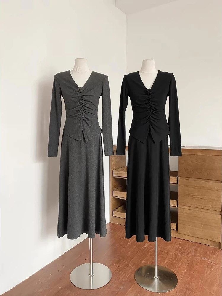 

Spring new French style solid color two-piece set women V-neck long sleeved pleated design T-shirt+high waist slim longskirt
