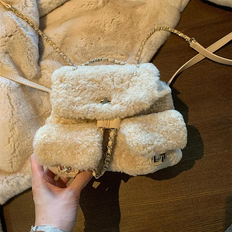 

Брендовый женский зимний рюкзак, милая мягкая сумка на цепочке, модная дизайнерская сумка с замком, корейская высококачественная элегантная повседневная сумка через плечо