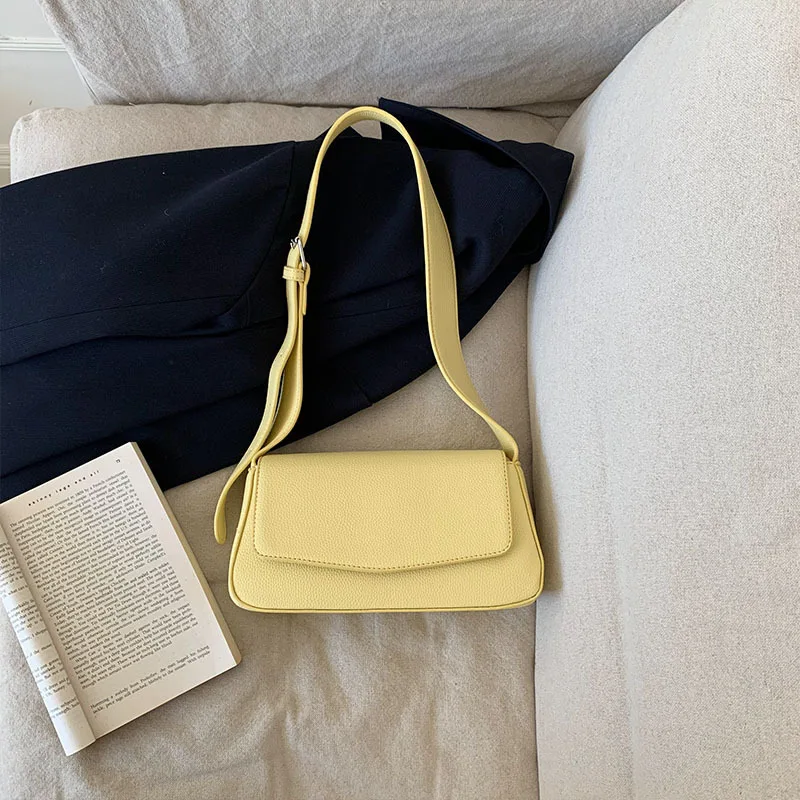 Senior sense underarm bag female 2023 new simple all matching Instagram crossbody bag fashion trend commuting small square bag