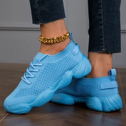 Sneakers Casual da lavoro a fondo piatto da donna scarpe vulcanizzate da Tennis traspiranti leggere antiscivolo con fondo morbido per le donne 2024