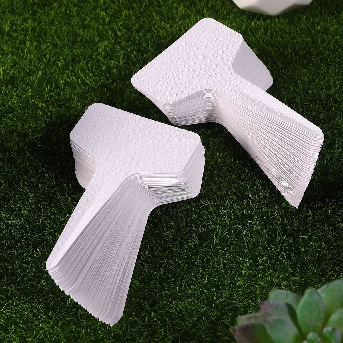 

100Pcs Garden Plant Labels Waterproof Reusable Plastic T-Type Tag Markers for Nursery Flower Bed Labeling Grey