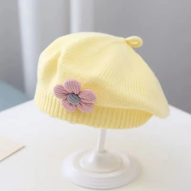 Children\'s flower beret autumn and winter new princess style knitted woolen hat boys and girls candy colored painter hat