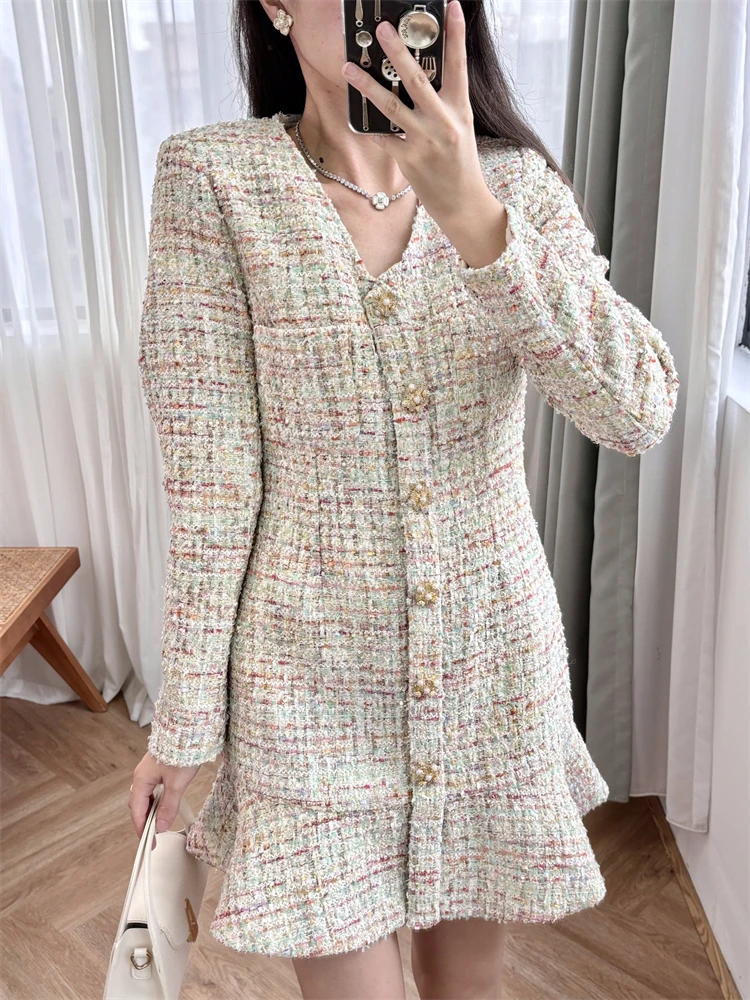 

New 2024 Autumn Tweed Fishtail Short Dress V-Neck Long Sleeve Buttons High Street Chic Elegant A-Line Design Trendy Party