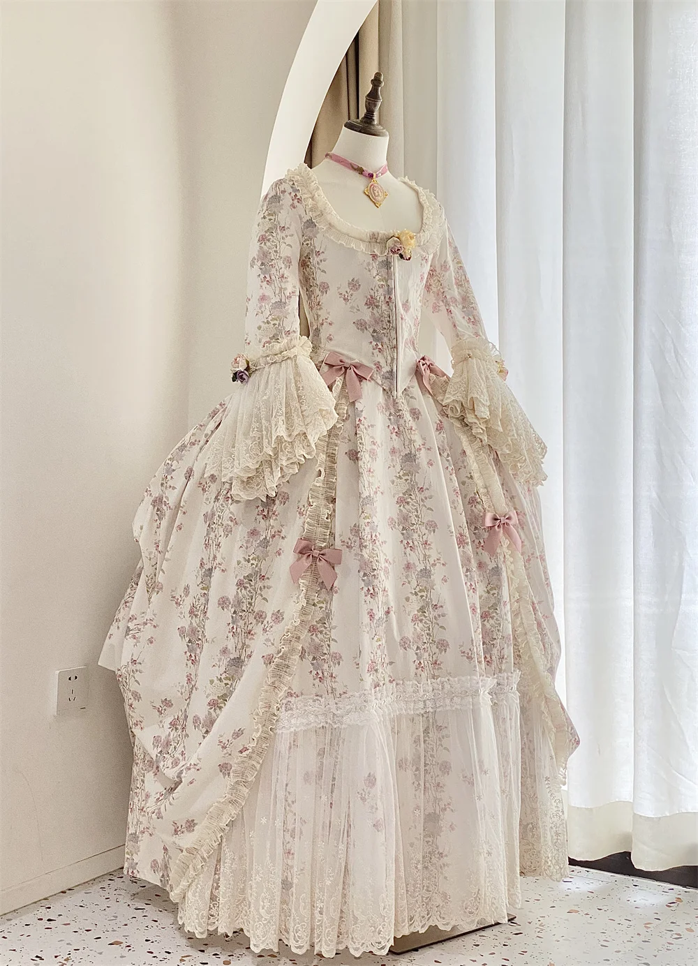 Robe A La Francaise Rococo Dress 18th Century Victorian Lady Royal Court Queen Marie Antoinette Costume Duchess Dress Ball Gown