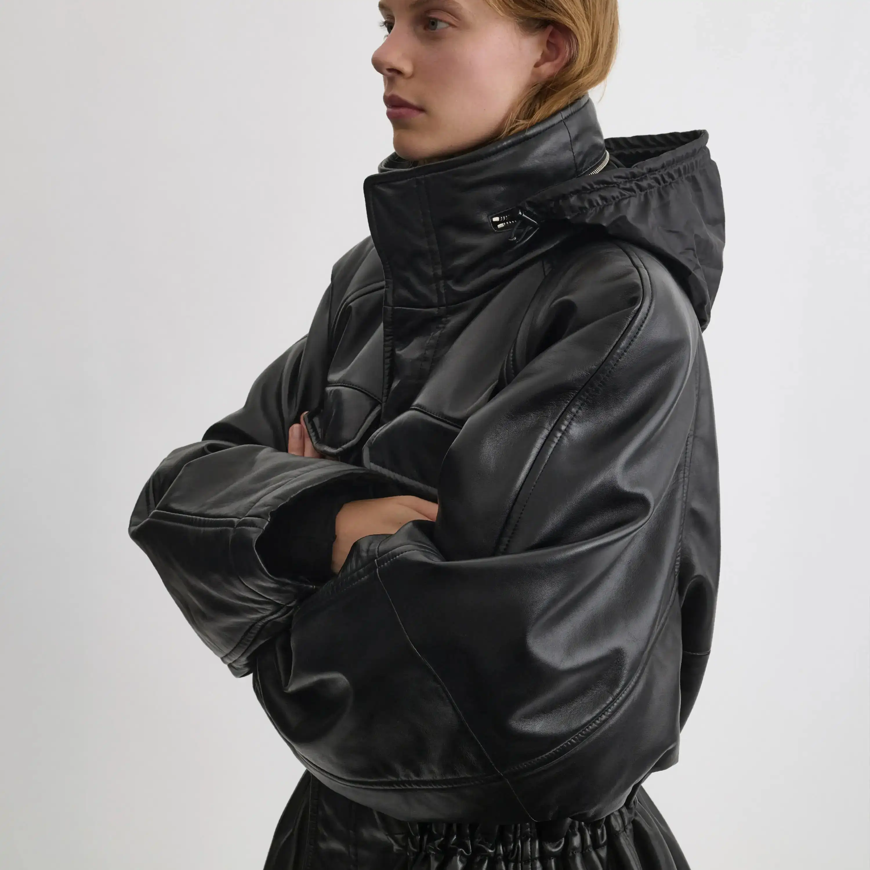 السترة النسائية الجديدة لعام 2026 مصنوعة يدويًا من قبل مصمم كبار. سترة فيبي فيلو باللون الأسود #4