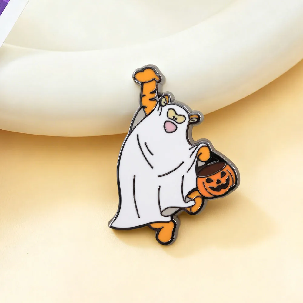 Ghost Tiger with Jack-o'-Lantern Cartoon Brooch Halloween Decorations Cute Pin Cartoon Anime Character Badge Accessories