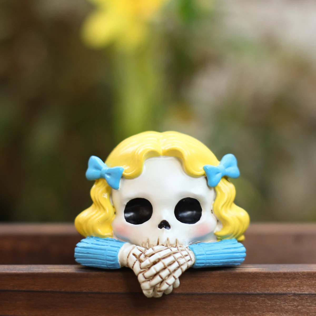 Cross-border Day of the Dead Cute Blonde Bow Skeleton Flower Pot Ornament, Lying Skeleton Figurine, Halloween Potted Plant Moss Miniature Scene Decoration
