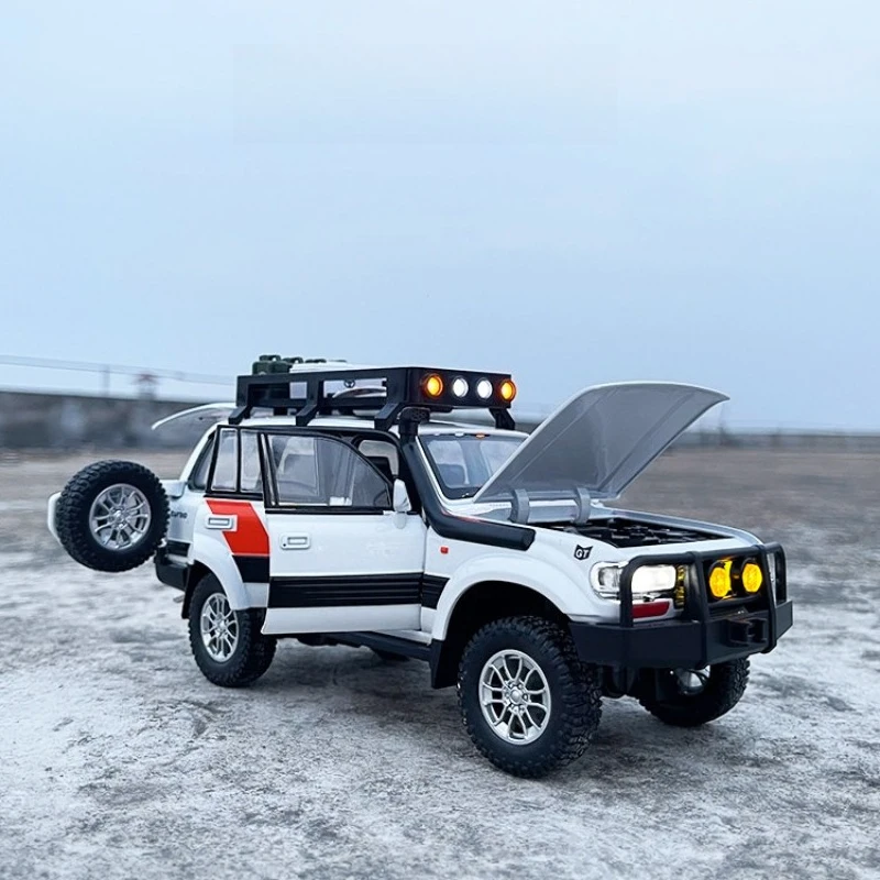 

1:24 Land Cruiser LC80 SUV Off-road car Alloy Sound Light Car Model Simulation Car Toy Diecast Model Toy Gifts