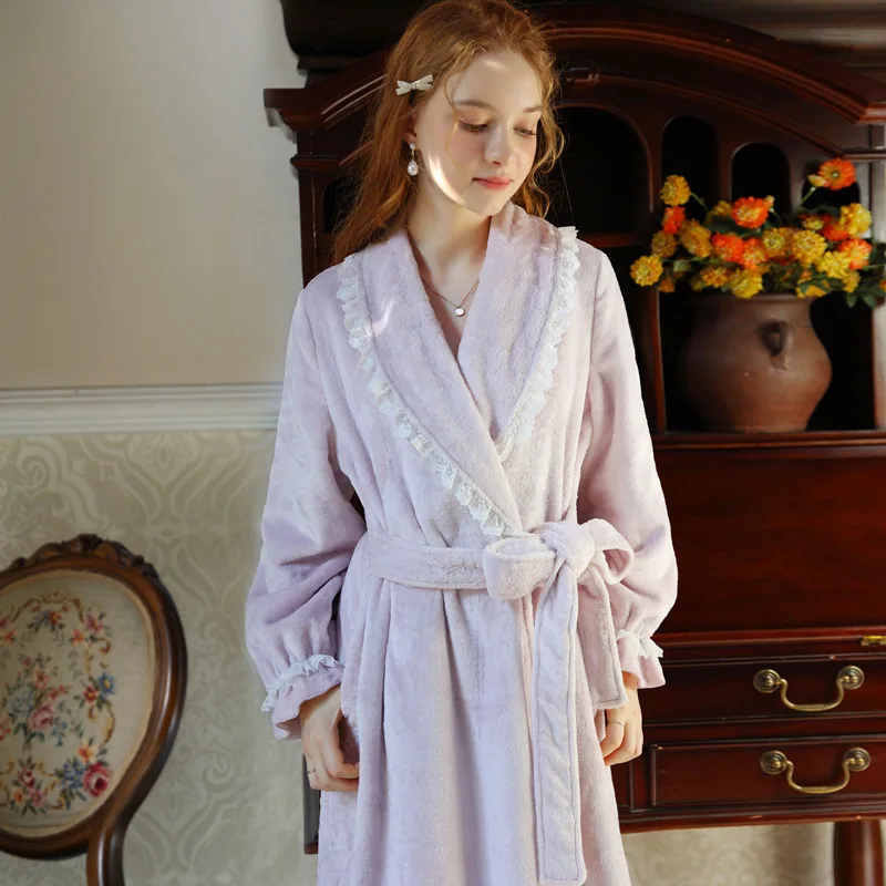 Winter Velvet Women\'s Long Bathrobes Fashion Female Velour Lace Sexy Nightwear Bathing Robes