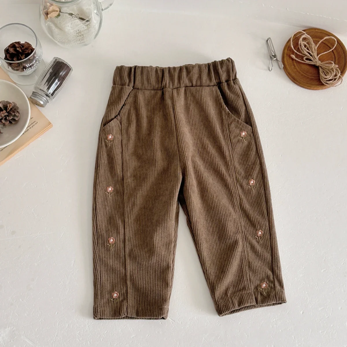 Frühling Herbst Baby Mädchen Hose Koreanische Version Kinder Lose Gerade Hosen 1-3 Jahre Kind Seitlich Blumenbestickte Hosen