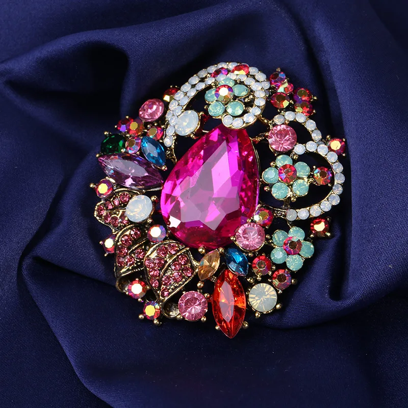 Luxury Women Men Bohemian Style Fashion Elegant Crystal Brooches Pins Vintage Classic Banquet Party Jewelry Shiny Brooch Pin