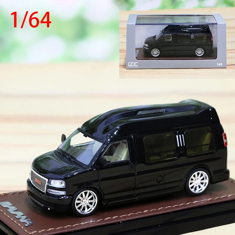 

Diecast 1/64 Size GMC SAVANA Model Touring Car Alloy Car Model Toys for Boys Collection Display Hobby Original Box