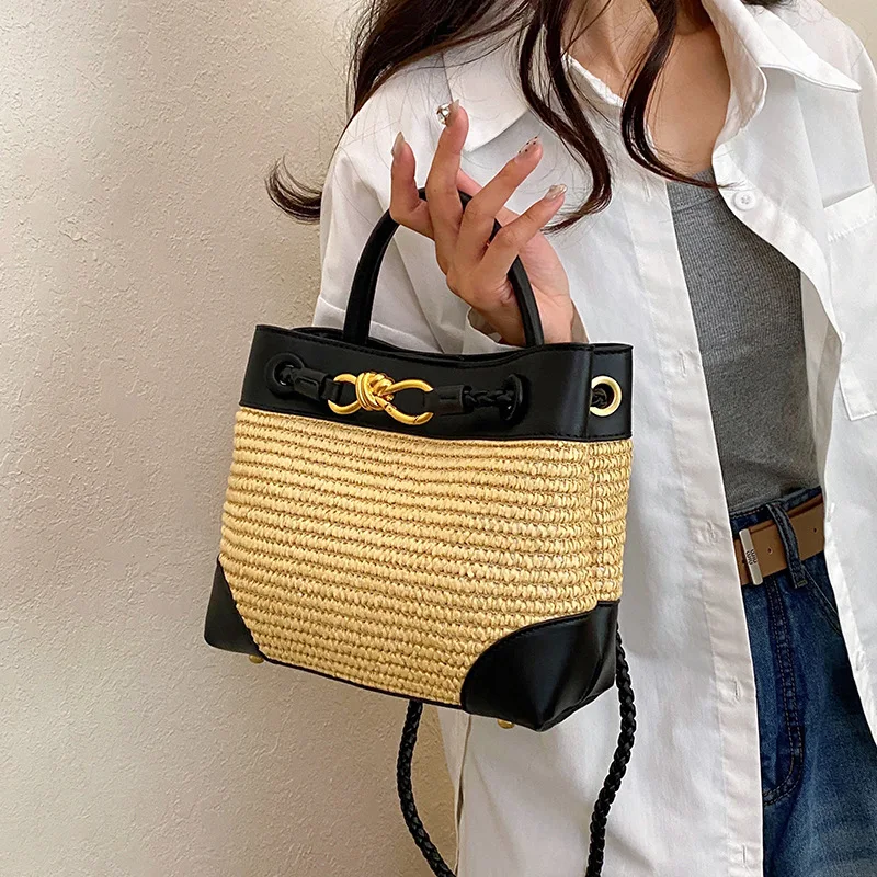

Women Contrasting Color Woven Handbag PU Splicing Gold Belt Bucket Cross body Bag French Elegant Vacation Style Travel Bags