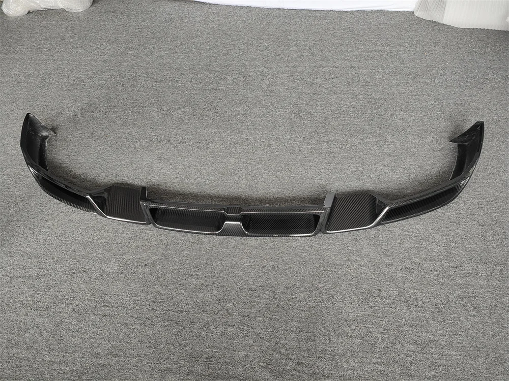 

Suitable for Upgrading BMW X6 G06 to LD Type Carbon Fiber Front Diffuser Lower Lip Body Kit
