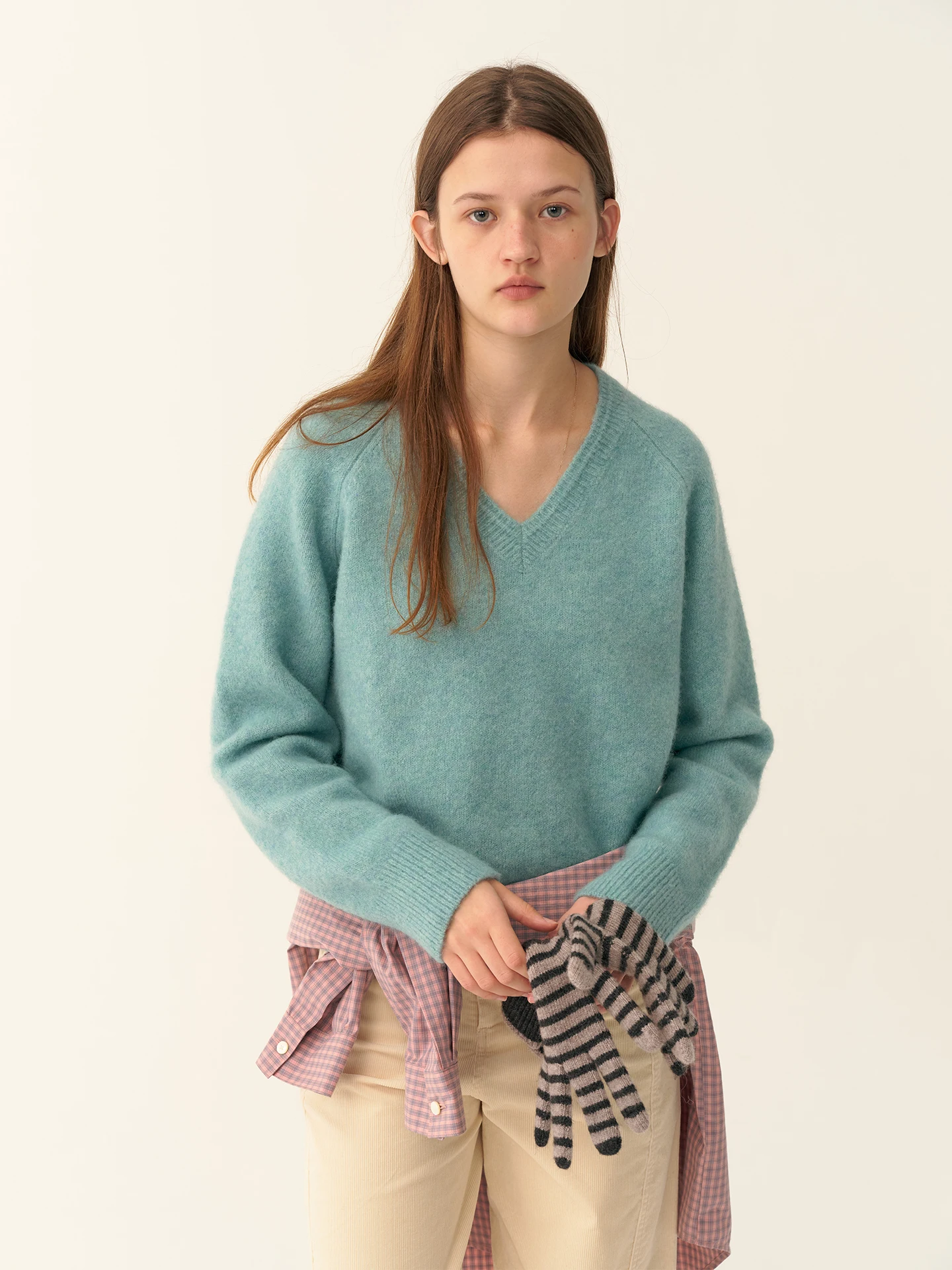 

Свитер Rien Rien Classic Fluffy V-ne: легкий, теплый, новый, комфортный, из мягкой шерстяной смеси, незаменимый для зимы