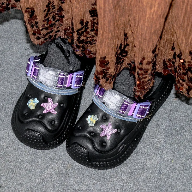 

Черные сабо на платформе из ЭВА с фиолетовой пряжкой и декором в виде морской звезды, летние пляжные туфли