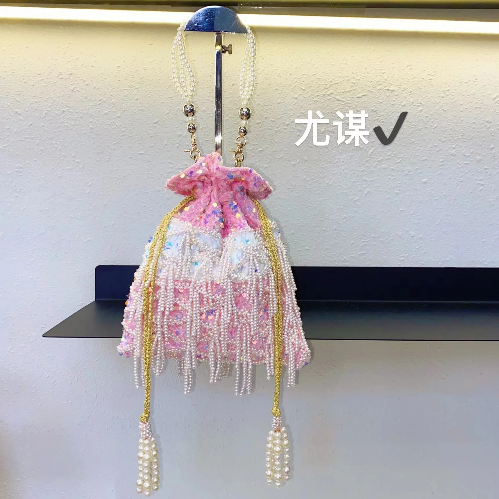 

Handmade Pearl Drawstring Bead Bag With Tassel Hand-Woven Handbags Ladies Party Bag Beading Top-handle Fringe Purses
