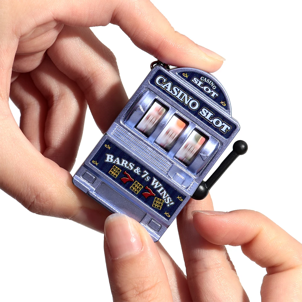 Mini-Spielautomat-Schlüsselanhänger: Personalisierter Glücksbringer für Auto und Schlüssel – Kreatives Geschenk-Accessoire – Detail 3