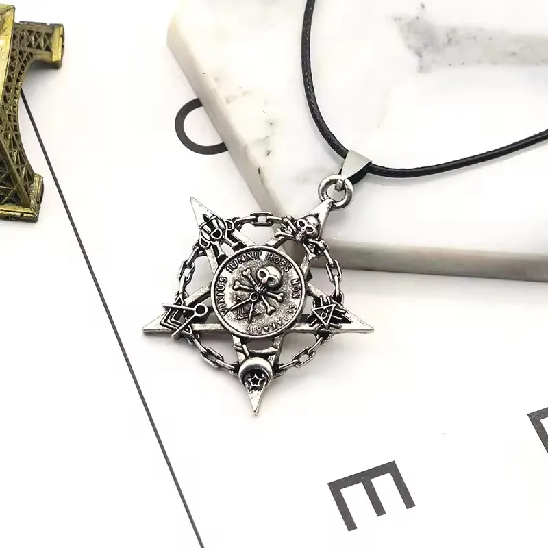Retro Five-Pointed Star Pendant Necklace for Women Men Skull Pirate Pendant Black Leather Rope Necklace Jewelry Accessories 2025