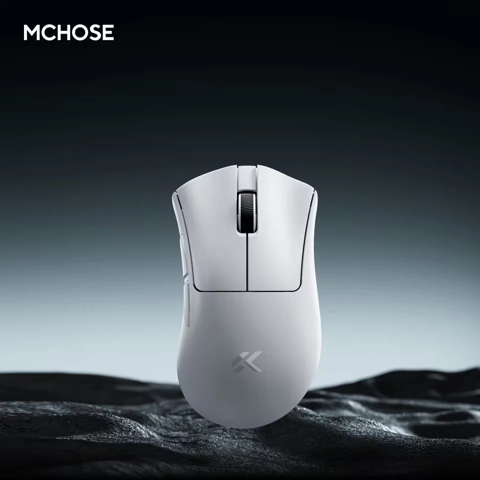 MCHOSE V7 軽量エルゴノミックワイヤレスゲーミングマウス。PAW3395センサー搭載、トリプルモード接続対応、右利き用エルゴノミックデザイン、26,000 DPI。
