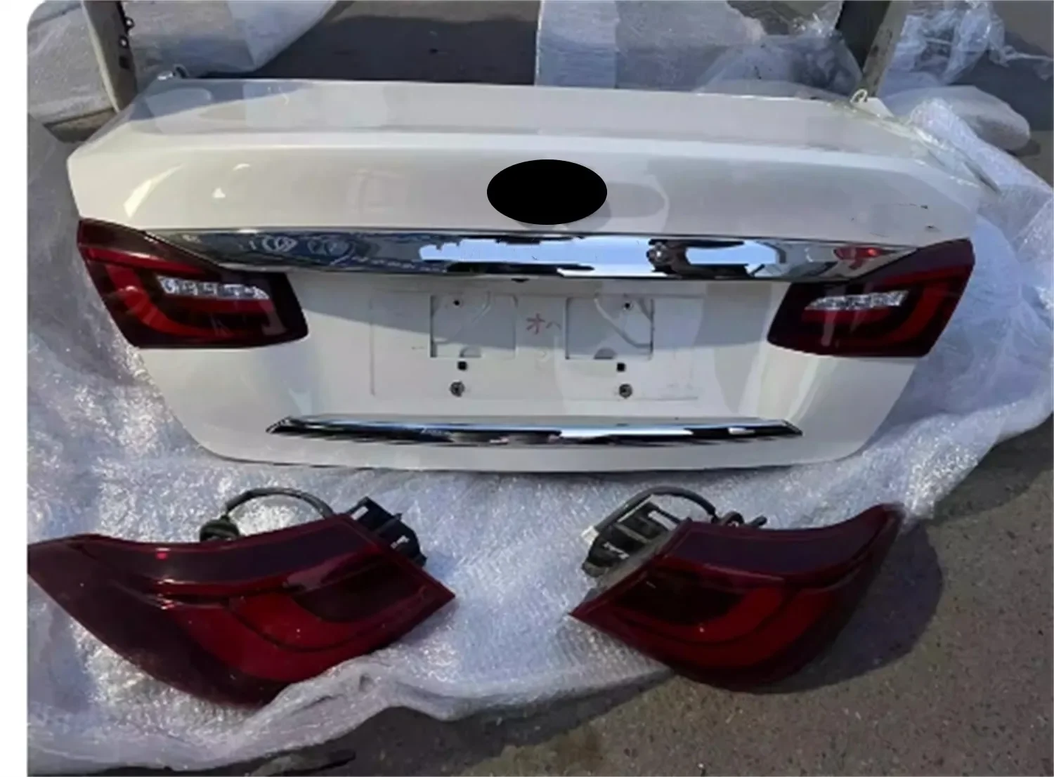 

Car body kit Rear bumper surround tailgate for Audi Q70L