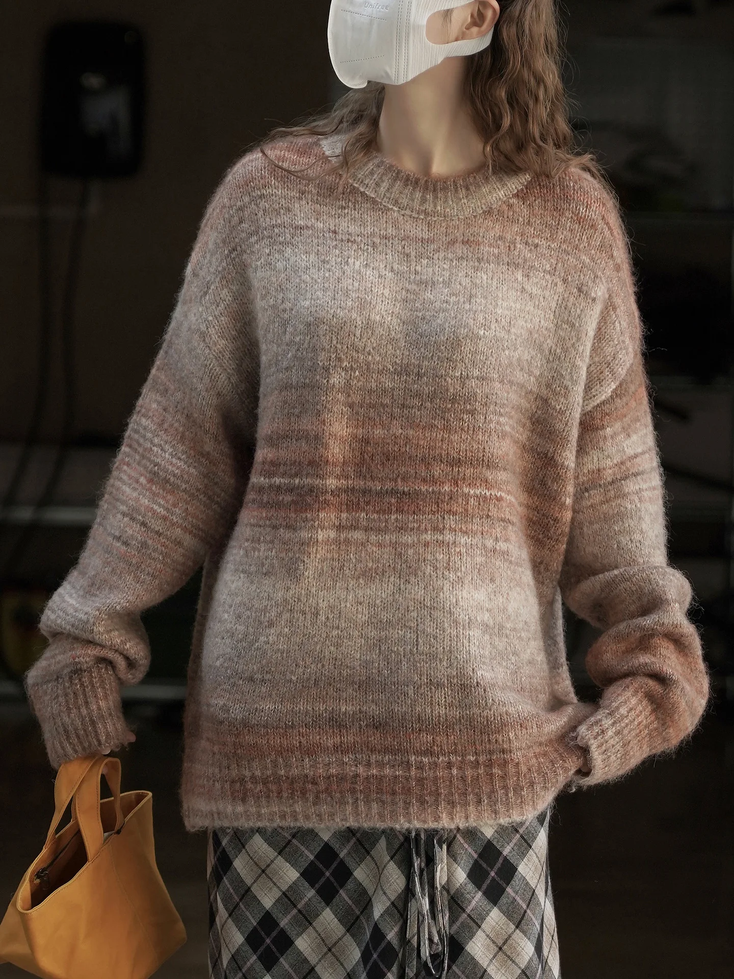 Invierno nuevo coreano retro gradiente contraste rayas suéter de lana cuello redondo top suelto para mujeres